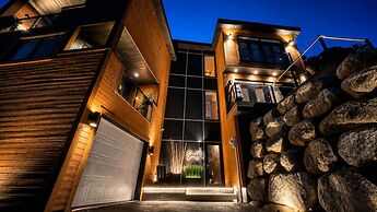 Lux Exec Home HFX Waterfront Pool Hot Tub