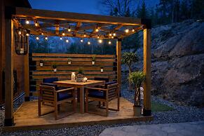 Lux Exec Home HFX Waterfront Pool Hot Tub