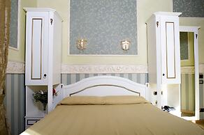 Upper View Suite