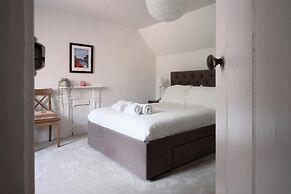 Contemporary 2 Bedroom Flat in Lewes