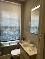 Contemporary 2 Bedroom Flat in Lewes