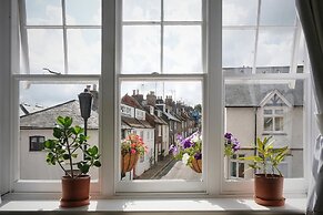 Contemporary 2 Bedroom Flat in Lewes