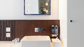 Ruby Zoe Hotel London by IHG