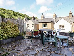 Pump Cottage, 8 Glyn Terrace
