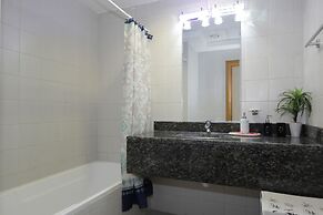 2 Bedroom Apartment in Mayfair Tower