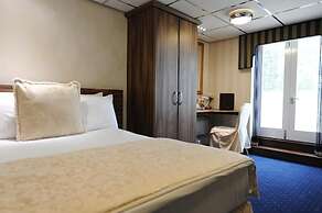 Kings Croft Hotel