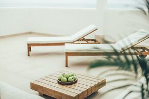 Cala Lanuza Suites