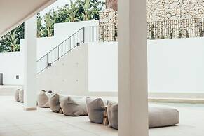 Cala Lanuza Suites