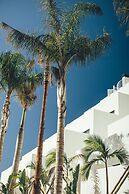Cala Lanuza Suites