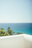 Cala Lanuza Suites