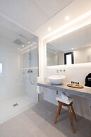 Cala Lanuza Suites