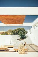 Cala Lanuza Suites