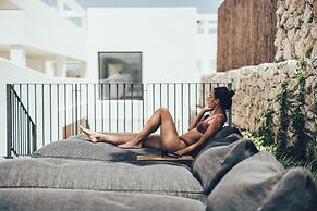 Cala Lanuza Suites