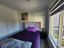 Sarla Villa Surrey
