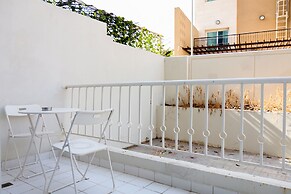 Studio Apartment in Knightbridge Court