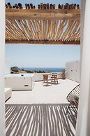Armony Suites Milos