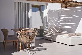 Armony Suites Milos