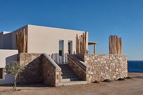 Armony Suites Milos