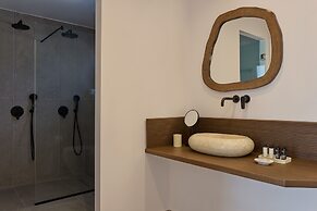 Armony Suites Milos