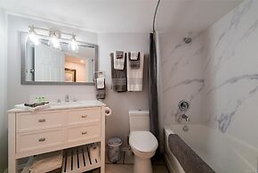 Suite at Trails End Beach House