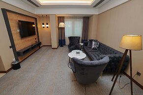 The Grand Lux Hotel