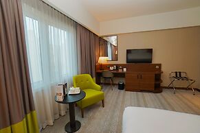 The Grand Lux Hotel