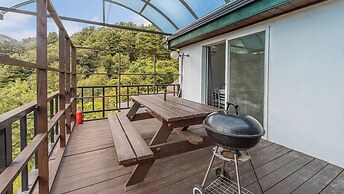 Gapyeong Topclouds Pet&spa Pension