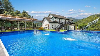 Gapyeong Topclouds Pet&spa Pension