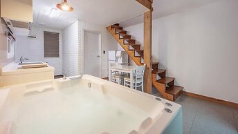 Gapyeong Topclouds Pet&spa Pension