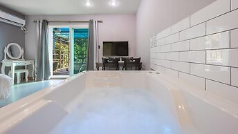 Gapyeong Topclouds Pet&spa Pension