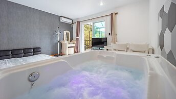 Gapyeong Topclouds Pet&spa Pension