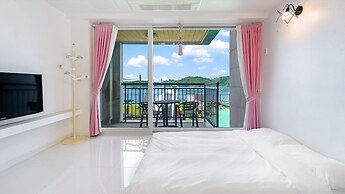 Namhae Spring, Summer, Fall, Winter Pet-