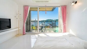 Namhae Spring, Summer, Fall, Winter Pet-