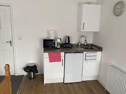 Charming 1-bed Studio in Coventry