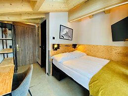 Peaky Riders Self Check-in Hotel