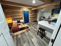 Arctic Divide Lodge