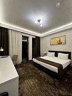 Garnet Hotel