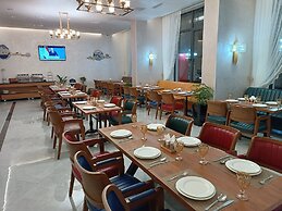 Garnet Hotel