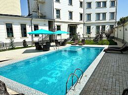 Garnet Hotel