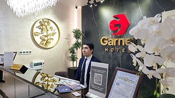 Garnet Hotel
