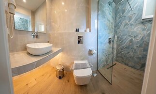 Avra Hotel
