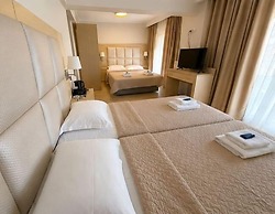 Avra Hotel