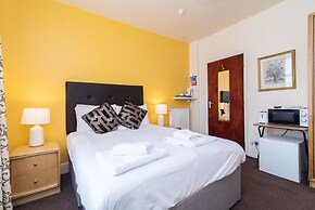 The Linden Leaf Rooms - Classy Studios