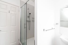The Linden Leaf Rooms - Classy Studios