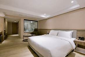 Spring's Rhapsody Hotel