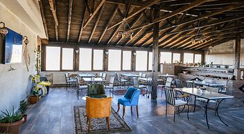 Mesken Cave Suites