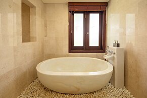 Luxury Danang Beach Pool Villa