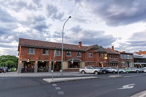 The George Hotel