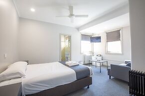 The George Hotel