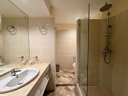 Coco Grande Hotel